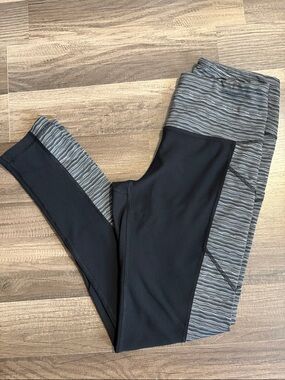 90 Degree By Reflex Black and Gray Patterned Leggings